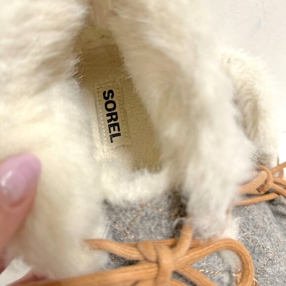 Sorel Out N About Moccasins - Picture 8 of 12